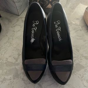 Black with navy stripe